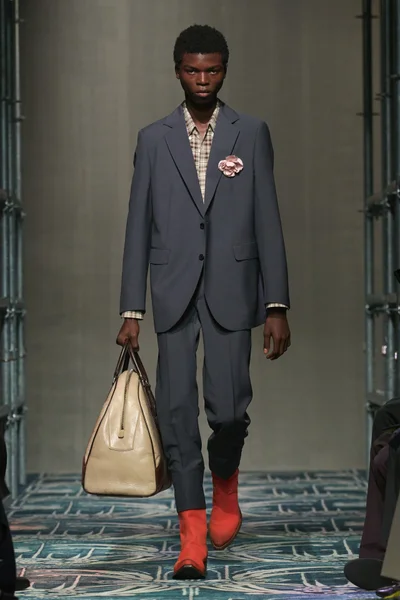 Look 8